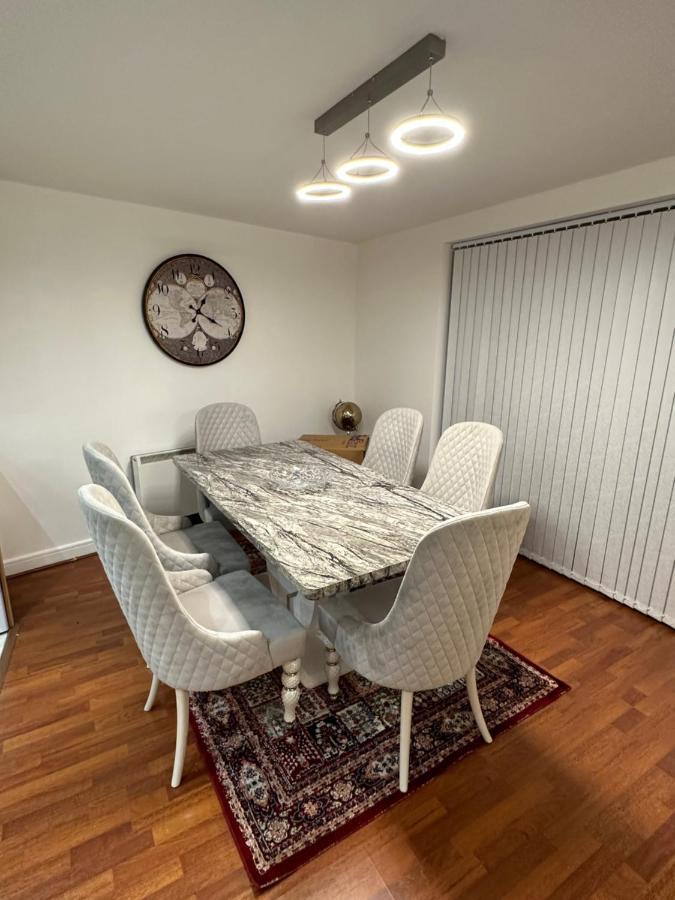 2 Bedrooms Luxurious In Luton Appartement
