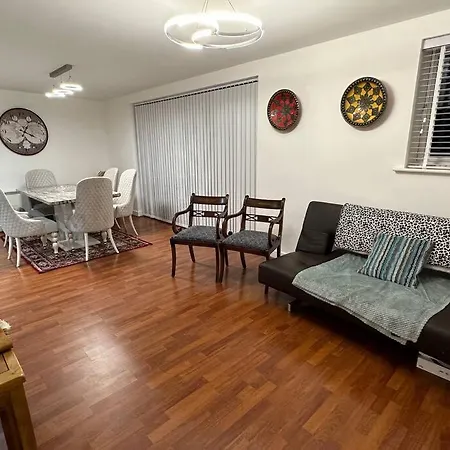 2 Bedrooms Luxurious Apartment In Luton Лутон Экстерьер фото